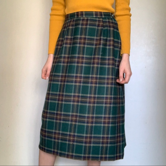 Vintage green plaid wool skirt - Picture 4 of 4